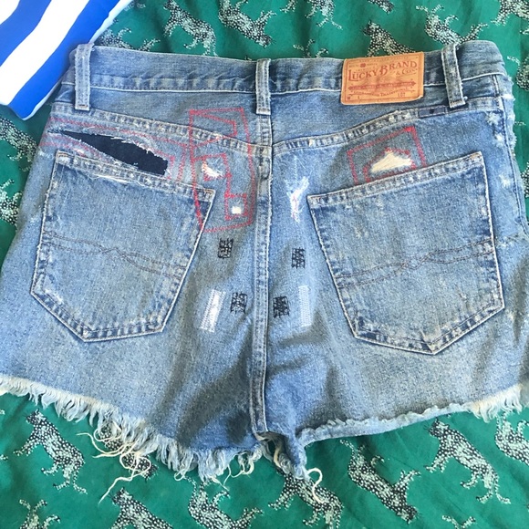 NWOT 🍀 Lucky Brand Denim Smiley Shorts - Picture 3 of 4